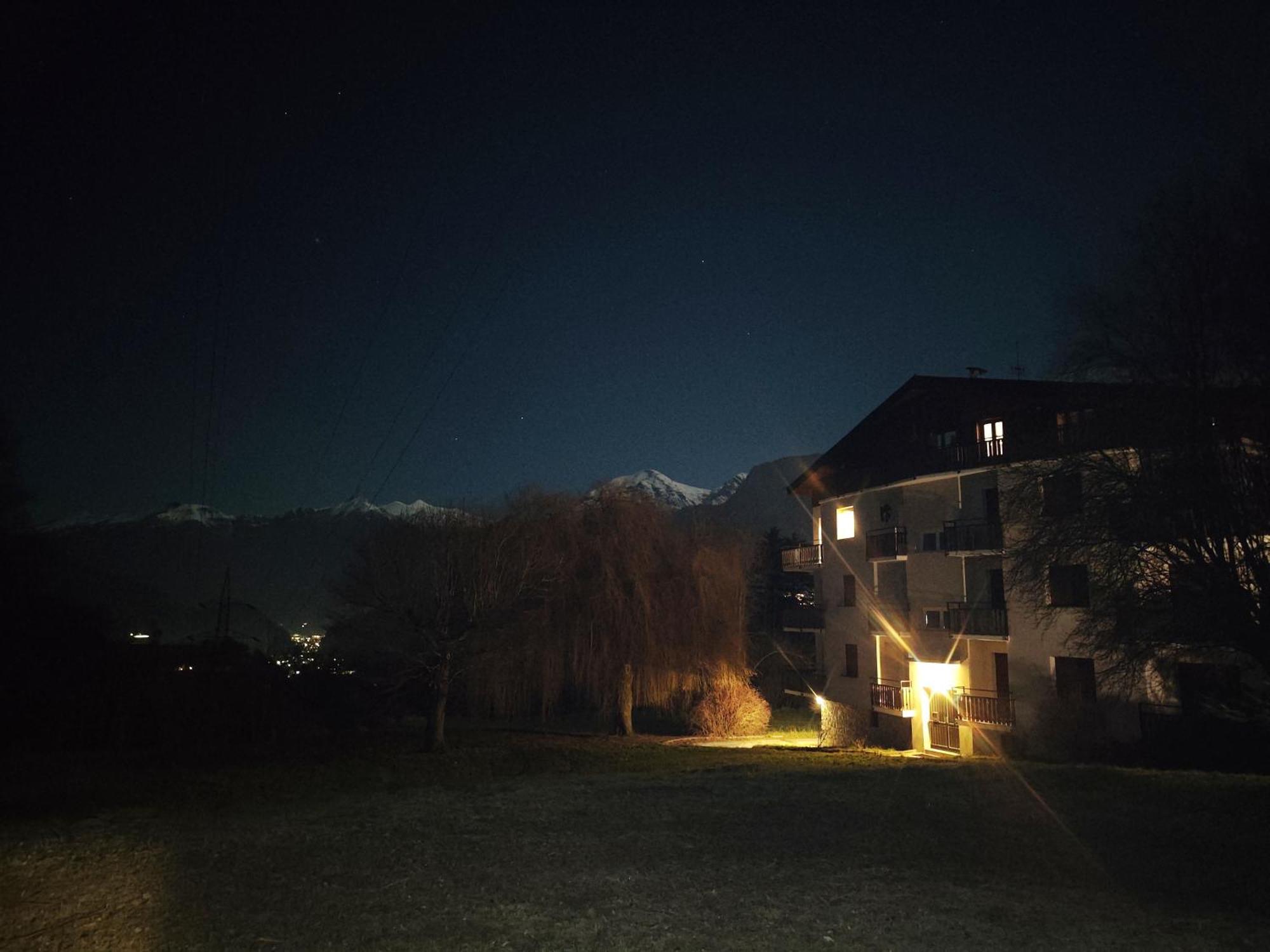 Feel Like Home - Vista Montagna, Vicino Lago Di Como Maggio エクステリア 写真